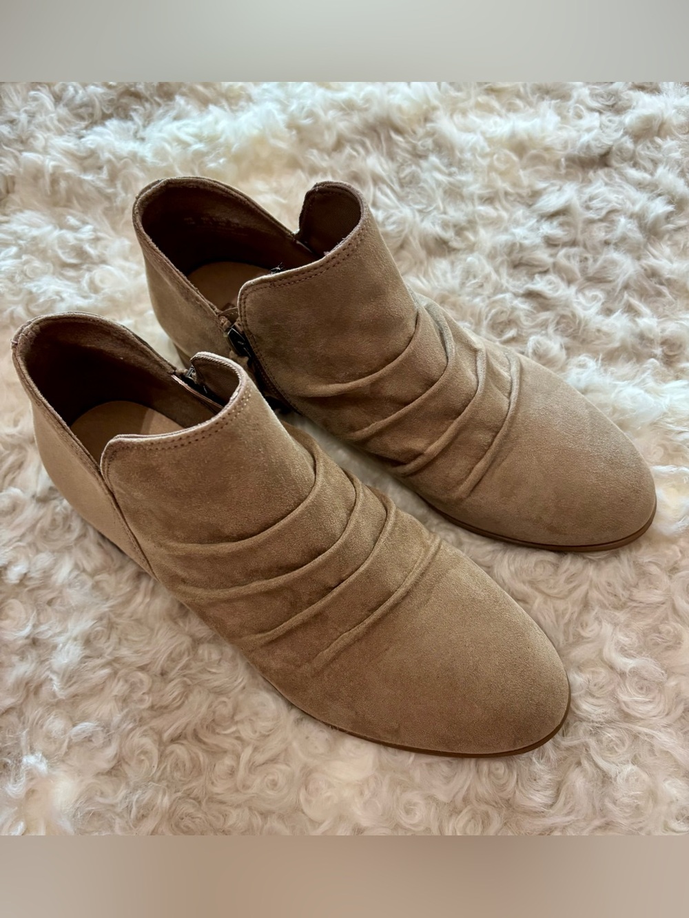 Dr Scholls Rae Women's Tan Suede Ankle Booties - Stylish Zip Closure